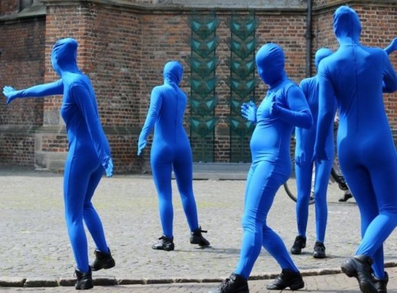 in verlegenheid gebracht Marxisme bezorgdheid Gespot in Doesburg: blauwe wezens – DoesburgDirect.nl